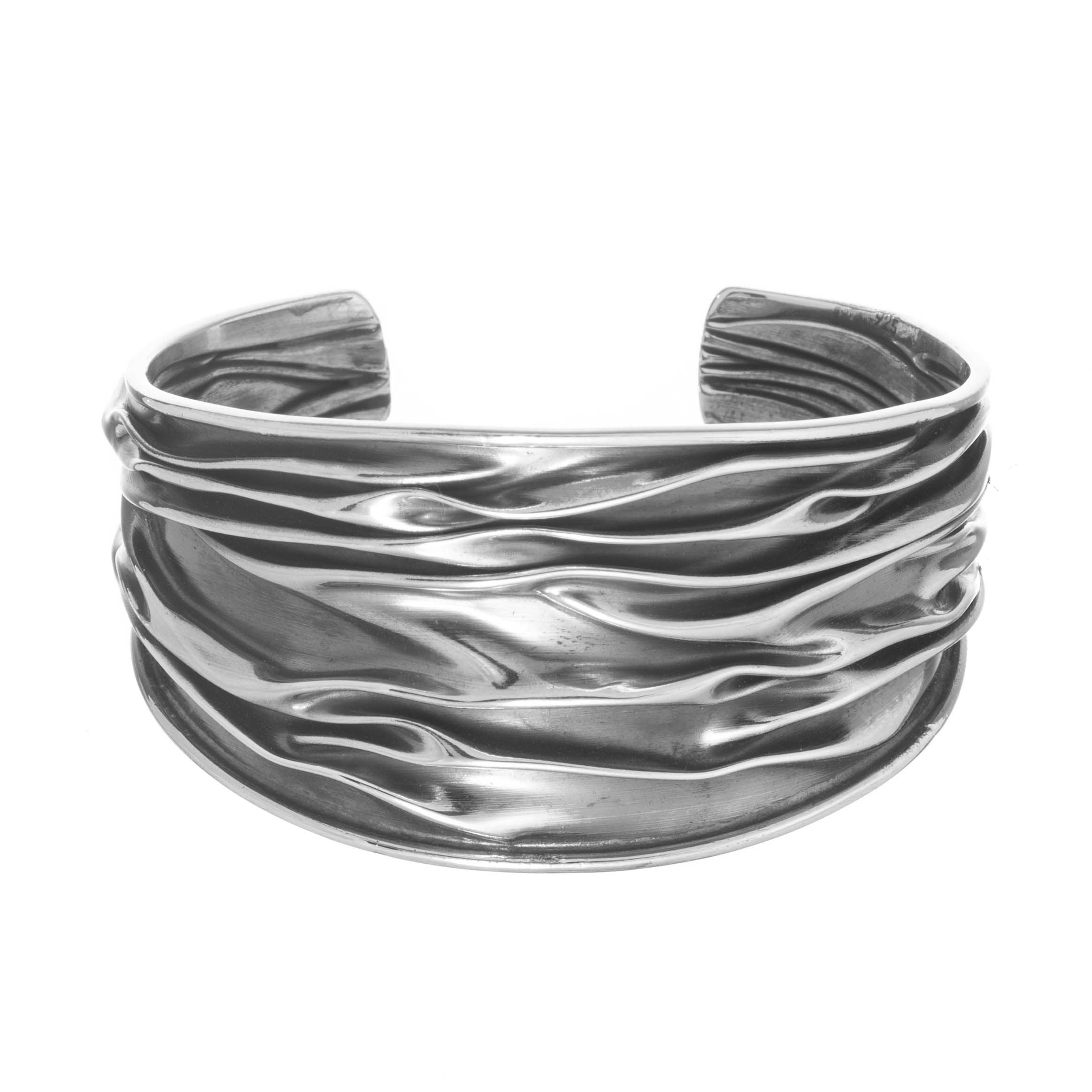 Brazalete pavonado de plata